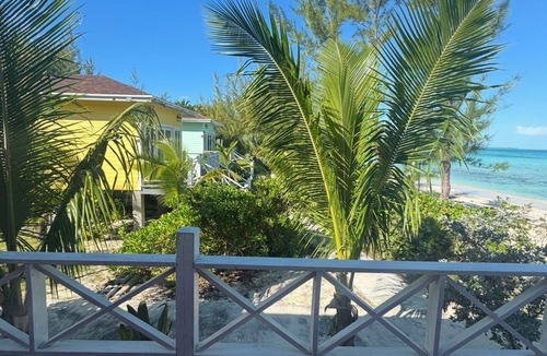 Morgan's Bluff House | Cozy 1-bedroom bungalow in charming Pleasant Harbour, Morgan’s Bluff with AC