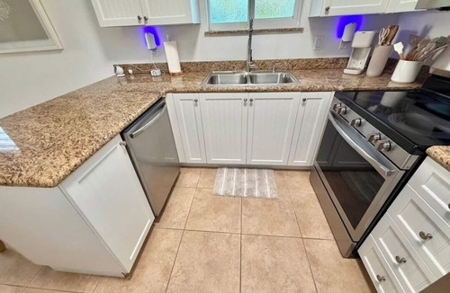 Alice Town Condo | Cozy 2-Bedroom Condo in Bimini Bay, Walk to Beach & Pool