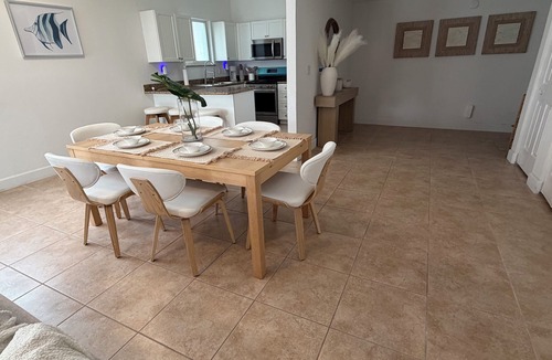 Alice Town Condo | Cozy 2-Bedroom Condo in Bimini Bay, Walk to Beach & Pool