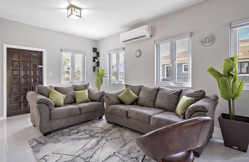 Westwind House | Cozy 2-bedroom townhome in welcoming Nassau with WiFi, AC