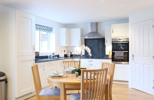 Bedford House | Cozy 4-BR Brick House with Garden in Bedford