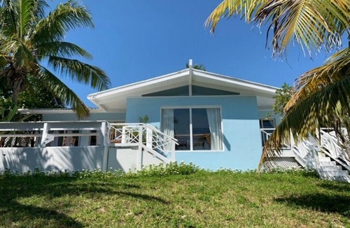 Dunmore Town Cottage | Cozy Beachfront Cottage