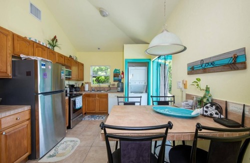 Rainbow Bay House | Cozy Cottage steps from Rainbow Bay Beach; Tennis