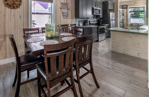 Spanish Wells House | Cozy Cove/Beach/FREE Golf Cart/Umbrella/Chairs/Kayak/Quiet Dead End Street