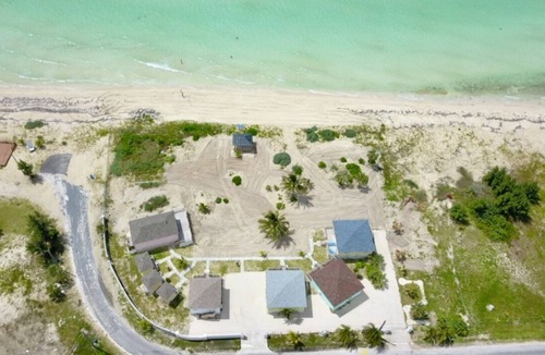 Pelican Point Villa | Cozy Eastern Beachfront Villas