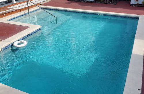 Westward Villas Subdivision Hotel | “ Cozy King w/Balcony”