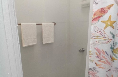 Tarpum Bay Apartment | Cozy Nook Studio apartment in Perfect Getaway Tarpum Bay with AC, WiFi & kitchen