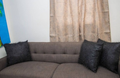 Downtown Nassau House | Cozy Retreat | 5 mins to Beach & Downtown
