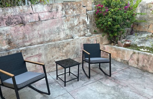 Nassau Apartment | Cozy Studio 4 mins to Beach 10 mins to Downtown