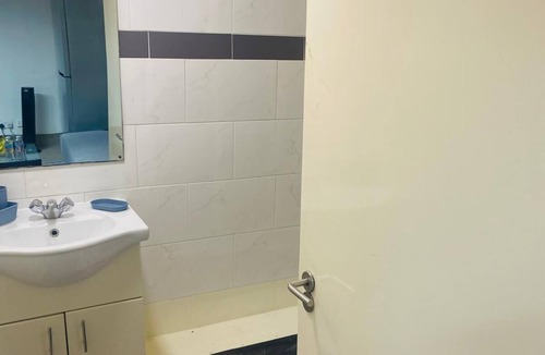 Redcliffe Apartment | Cozy Studio opposite Chelsea Stadium