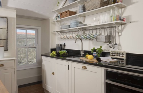 Mousehole Cottage | Crab Cottage - a cottage that sleeps 2 guests in 1 bedroom