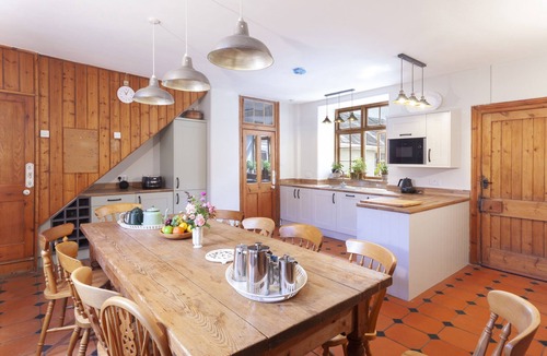 Ebford Cottage | CRABLAKE FARMHOUSE, pet friendly, with open fire in Exminster