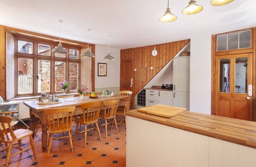Ebford Cottage | CRABLAKE FARMHOUSE, pet friendly, with open fire in Exminster