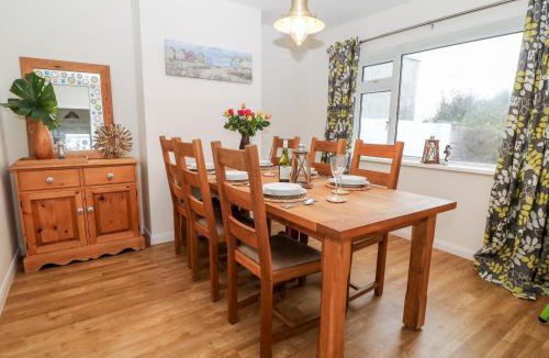 Bude House | Cranberry
