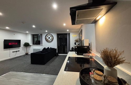 Wolverhampton Apartment | CroftCabin