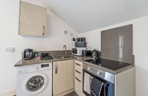 Crosby Apartment | Crosby Retreat | Sleeps 6 | Beach & Liverpool