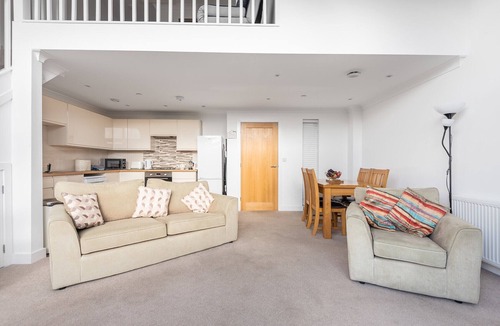 Newquay City Centre Apartment | Crysawna, Newquay, close to the beach & amenities