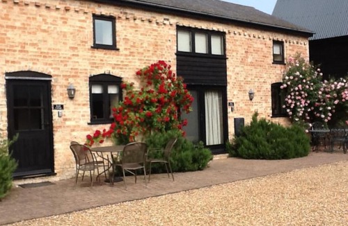 Cambridge House | Cute Farm Cottage in quaint, peaceful village