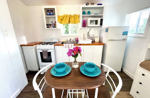 Alice Town House | Deck Overhangs Ocean, Walk to Beaches/Bars/Restaurants, WiFi, On-site Parking