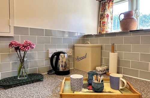 Temple Guiting Cottage | Delightful, barn cottage in peaceful rural village. Walks, pubs, scenery. Relax!