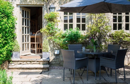 Stow-on-the-Wold Cottage | Delightful Dog Friendly Cotswold holiday cottage - Enoch's Cottage