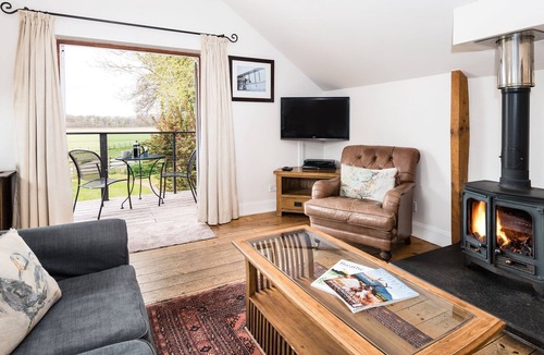 Murthly Cottage | Delightful holiday cottage in a peaceful, rural location with stunning views