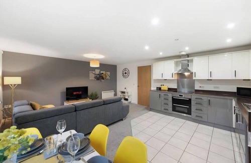 High Wycombe Apartment | ★Deluxe 2 bed flat w/free parking★