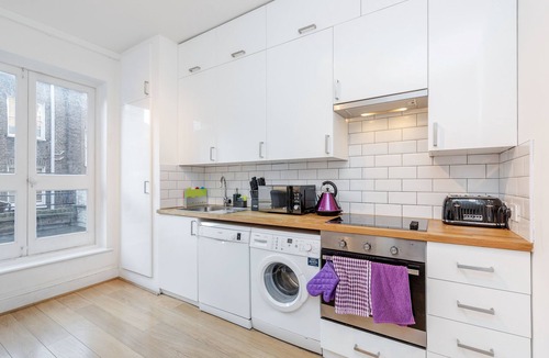 Fitzrovia Apartment | Deluxe 4 BR Oxford Circus Apartment With Terrace