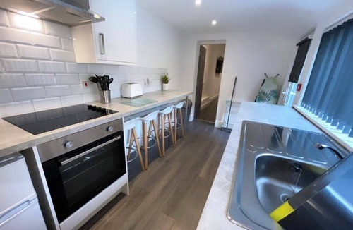 Blackpool Town Center Apartment | Deluxe Apartment with spa bath and hottub garden