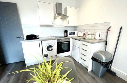 Blackpool Town Center Apartment | Deluxe Apartment with spa bath and hottub garden