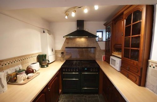Staveley Cottage | Detached cottage in the popular Lakeland village of Staveley, nr Windermere FREE WiFi
