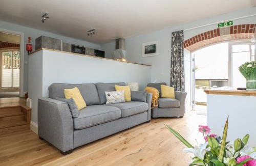 Penryn House | Dexter