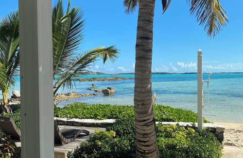 George Town Villa | Diamond Palm on Great Exuma 1 bed 2 bath Villa right on the beach!