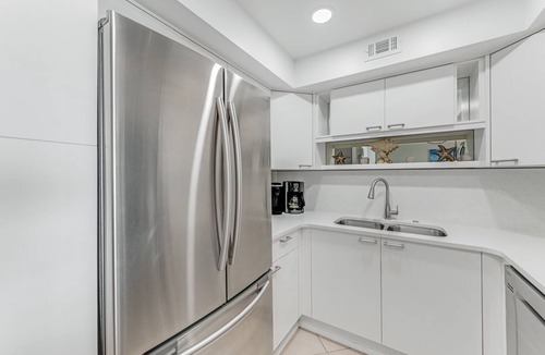 Aquarius Oceanfront Condo | Direct Oceanfront 2/2 | Private Balcony Overlooking the Pool | Garage Parking