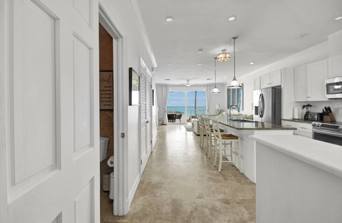 Palm Cay Villa | Directly on Beach! White Sand Turquoise Water at Your Doorstep-304 Blues Point