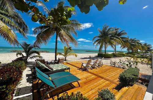 Palm Cay Villa | Directly on the Beach. Peaceful and Relaxing.