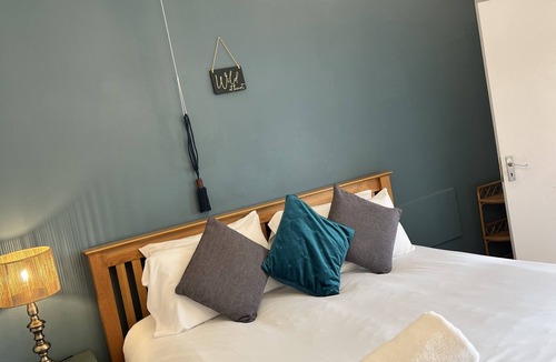 Little Stukeley Hotel | Dog and Castle