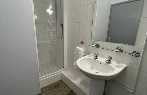 Little Stukeley Hotel | Dog and Castle