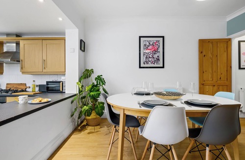 Sandbach House | 🖤 Dog Friendly - 3 bedroom EXCLUSIVE Victorian terraced house