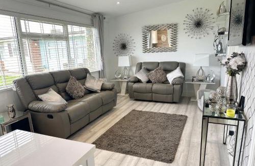 Great Yarmouth House | Dog friendly chalet in Hemsby by Winterton Cottages