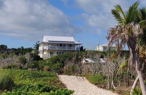 Man O War Cay House | Don't worry. BEACH HAPPY! Man-O-War Cay. Your best-ever family beach vacation.