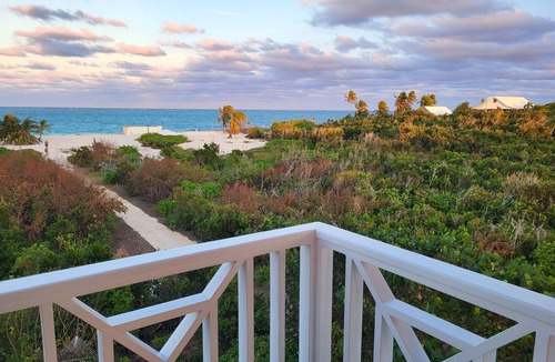Man O War Cay House | Don't worry. BEACH HAPPY! Man-O-War Cay. Your best-ever family beach vacation.