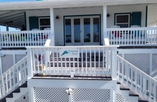 Hope Town Villa | Donald Seas - Seaside Retreat with Breathtaking Views of White Sound & Dock