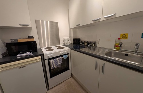 Dover House | Dover Town Rooms (Single Room 2)