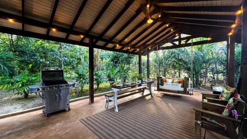 Nassau Villa | DreamSpace Estate, Private Luxury Villa, Pool, Car and Beach