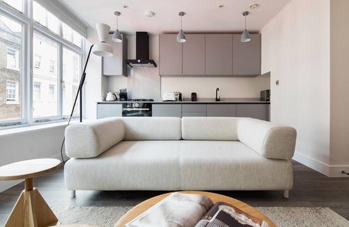 Chinatown Apartment | Dreamy Leicester Sq 1BR - Netflix & Nespresso