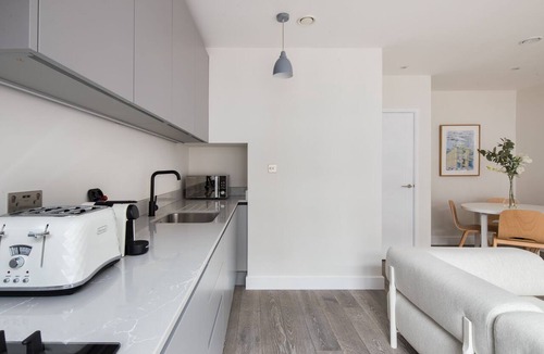 Chinatown Apartment | Dreamy Leicester Sq 1BR - Netflix & Nespresso
