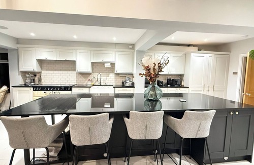 Runnymede House | Dreamy Stay With Cosy Charm