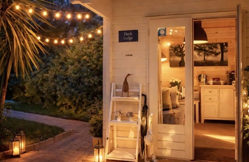 Pyecombe Apartment | Duck Lodge B&B Luxury Log Cabin