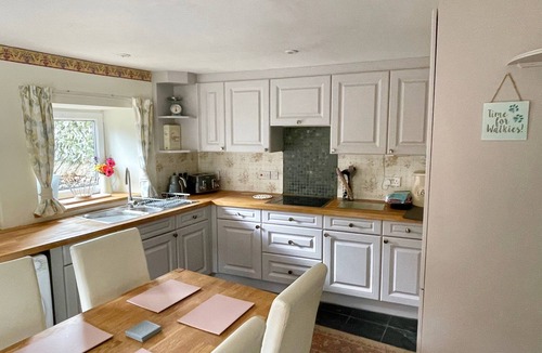 Kirkby Thore Cottage | Dunkeld Cottage - ideal for touring the Lake District National Park! WiFi.